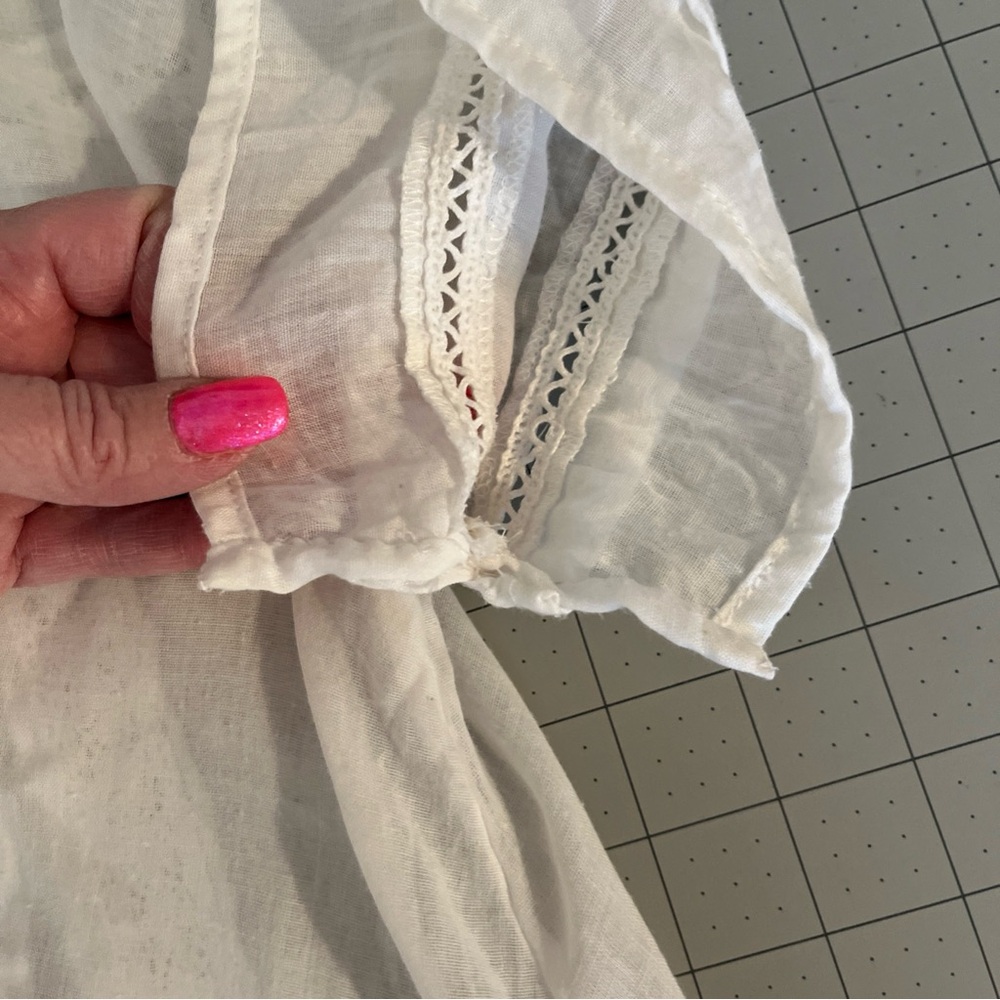 Umgee White Gauze Blouse Crochet & Floral Embroidery Detail M - Picture 7 of 11